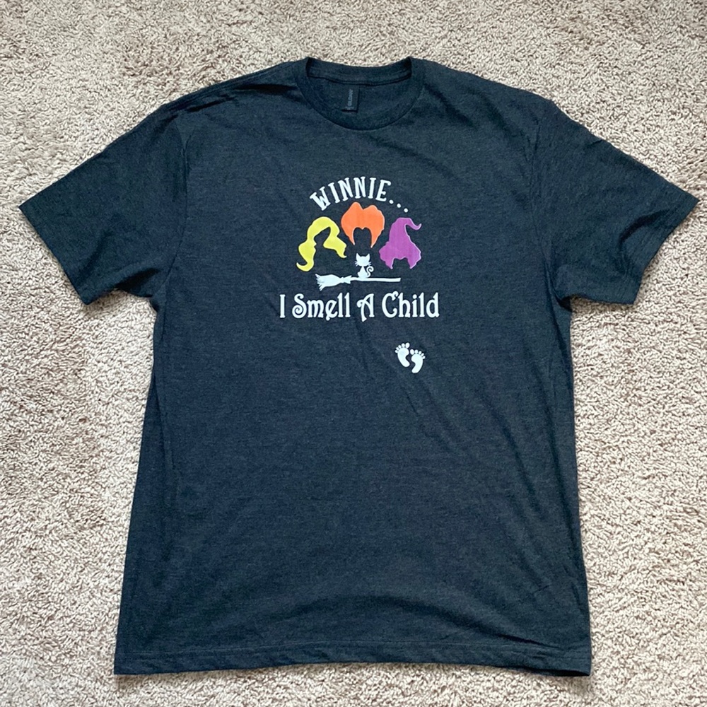 Hocus Pocus pregnancy announcement t-shirt, dark Heather gray, women’s large.
